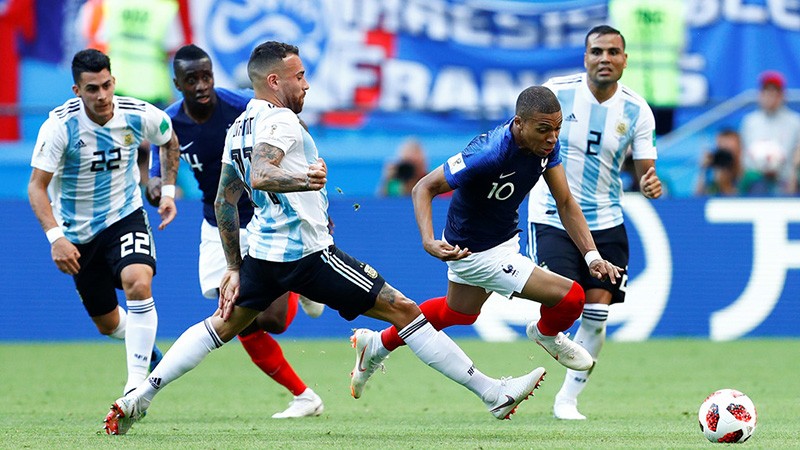 Kylian Mbappe sẵn sàng kế thừa di sản của Ronaldo, Messi - Bóng Đá