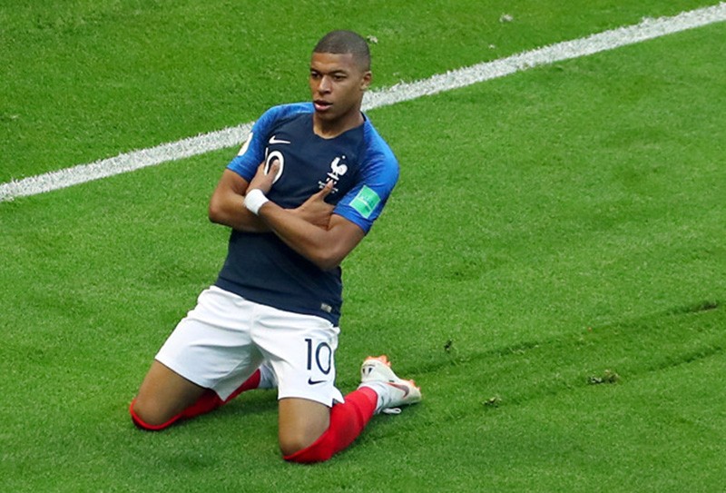 Kylian Mbappe: Thần tượng Ronaldo, và giờ là lật đổ Messi - Bóng Đá