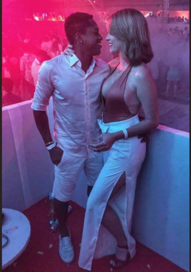 WAGs tuyển Brazil bốc lửa nhất: Bồ Neymar, vợ Firmino đẹp không có chỗ chê - Bóng Đá