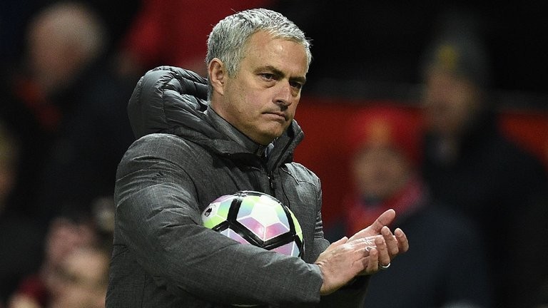 Ibra: Đội hình Man Utd như này, Mourinho làm vậy đã là quá giỏi - Bóng Đá