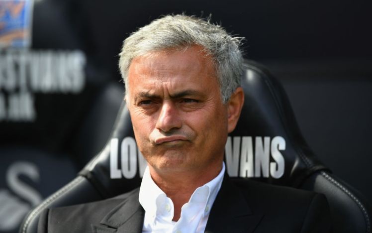 Mourinho không quan tâm đến kỉ lục của Man Utd - Bóng Đá