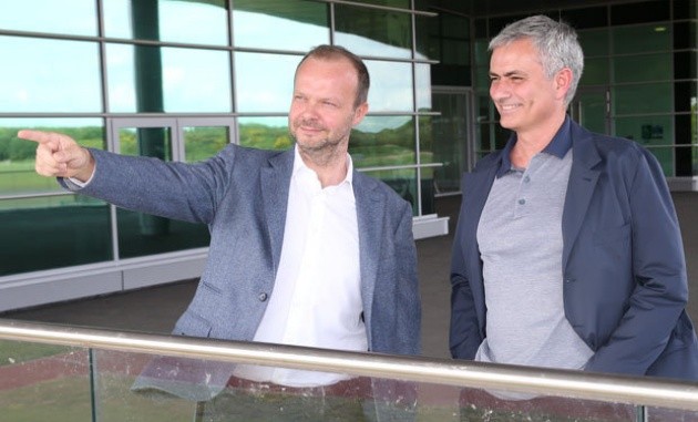 NÓNG: Ed Woodward hẹn gặp Mourinho sau phát biểu 