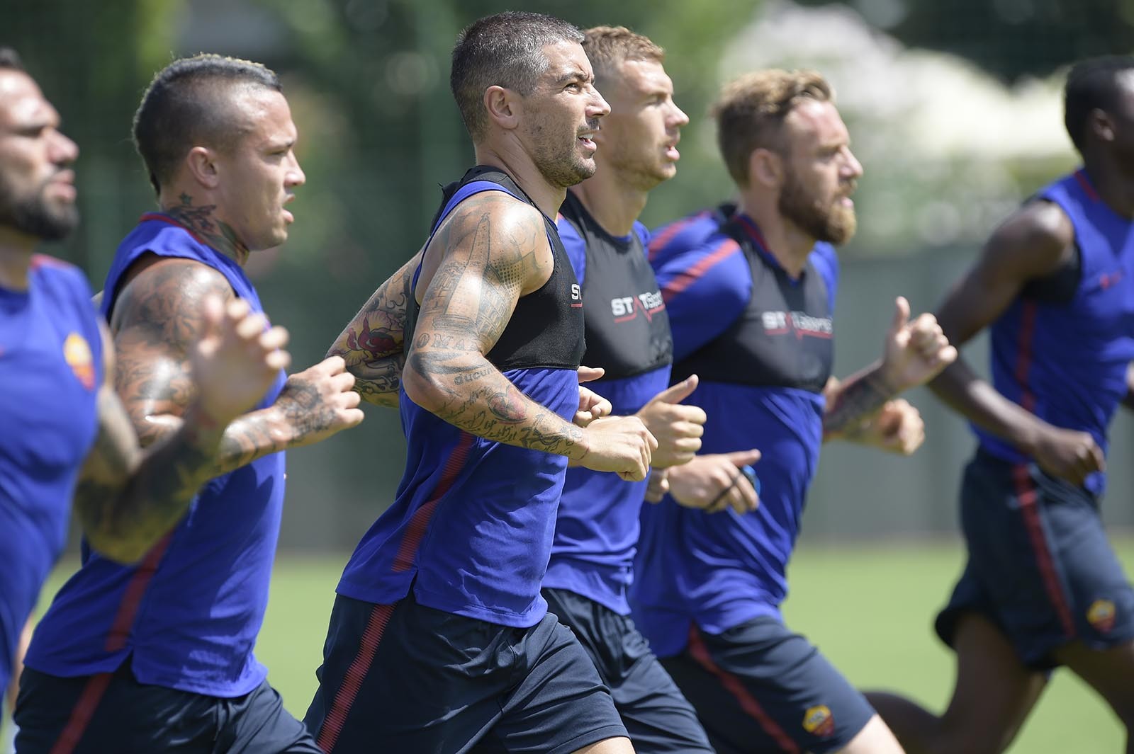 Cầu thủ Roma 'mệt bở hơi tai' trong ngày trở về Trigoria - Bóng Đá