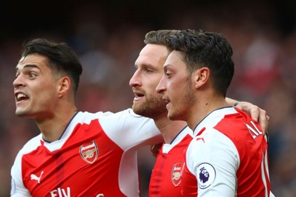Tống khứ hai ngôi sao, Arsenal sắp có cuộc 