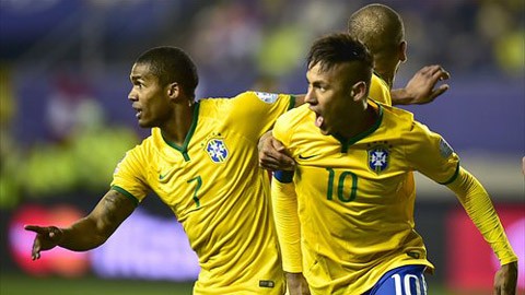 Báo thân khẳng định Barca đã nhảy vào cuộc đua giành Douglas Costa - Bóng Đá