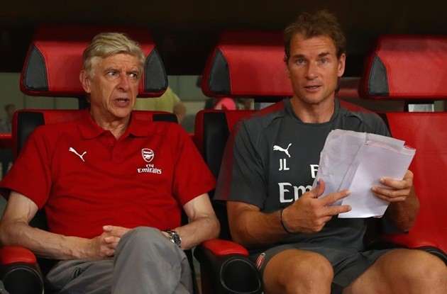 Emery đến, huyền thoại Arsenal sắp 