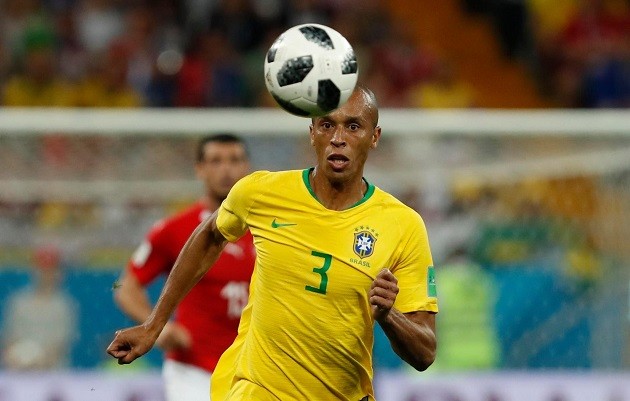 Brazil: Gã khổng lồ đứng trên đôi chân sắt đá - Bóng Đá
