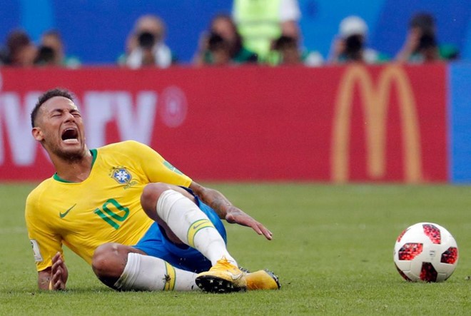 Maradona khuyên Neymar đừng nên ăn vạ nữa - Bóng Đá