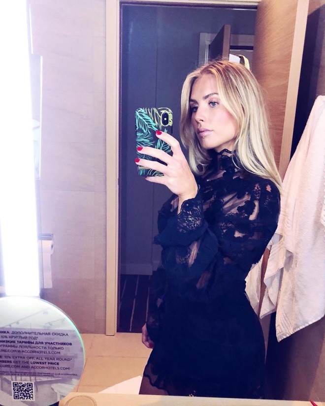 Anh vs Thụy Điển: Cuộc chiến nóng bỏng của các WAGS  - Bóng Đá