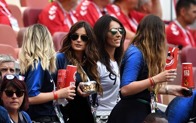 Ai là WAGS xinh đẹp nhất của tuyển Pháp tại World Cup 2018 ? - Bóng Đá