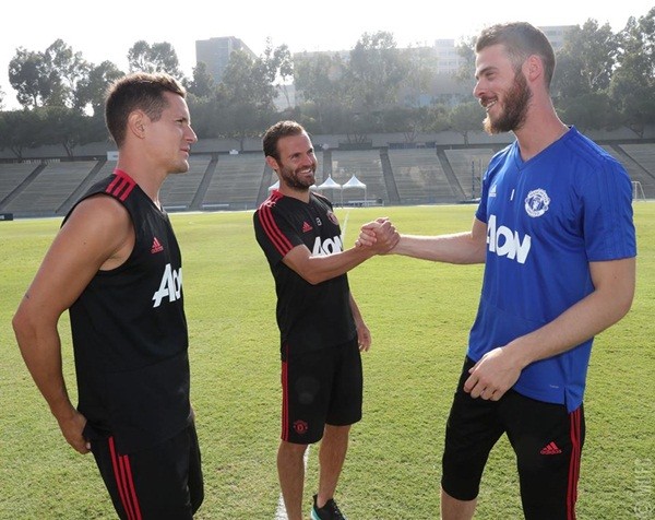 Matic gặp họa, De Gea và Fred hớn hở chào đồng đội MU - Bóng Đá