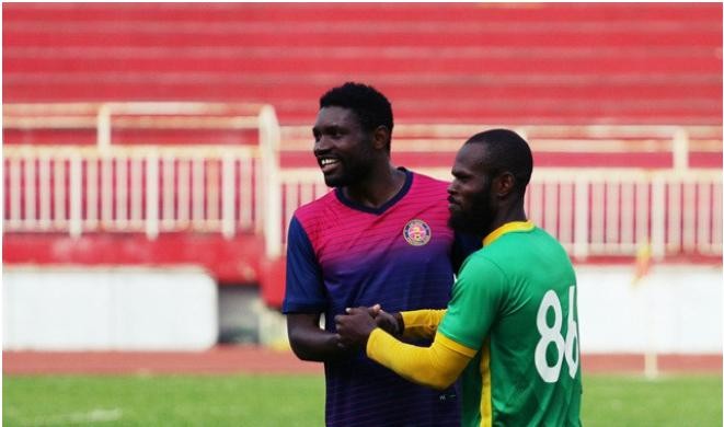 Tiền đạo lầm lỡ Nsi tha thiết xin được đá V.League 2018 - Bóng Đá