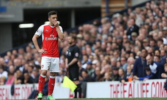 Oezil đòi lương khủng, lãnh đạo Arsenal lưỡng lự - Bóng Đá