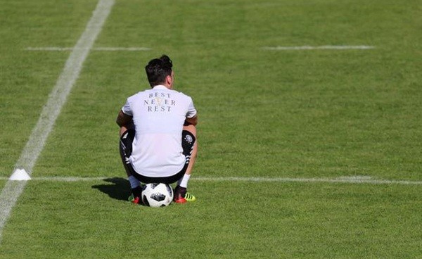 Mesut Oezil - Nạn nhân của sự bạc bẽo - Bóng Đá