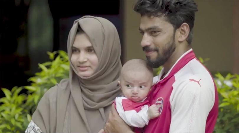 Fan cuồng loại Elneny, chọn Ozil đặt tên cho con - Bóng Đá