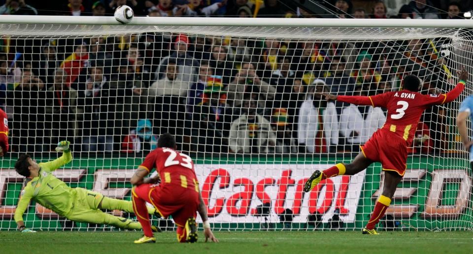 10 pha bỏ lỡ bàn thắng đáng tiếc nhất lịch sử World Cup - Bóng Đá