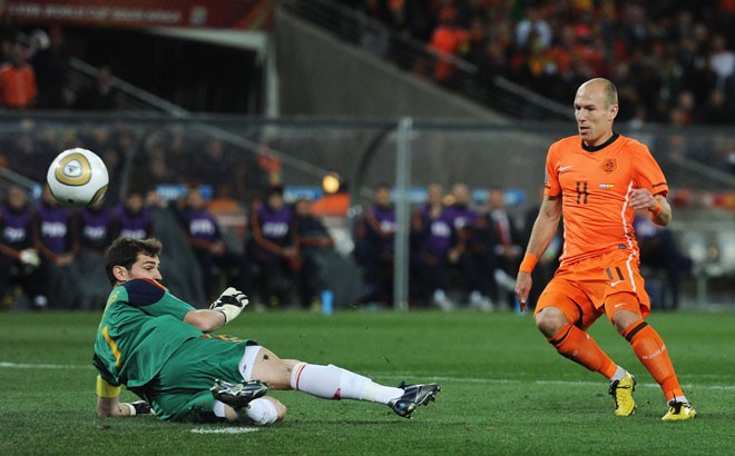 10 pha bỏ lỡ bàn thắng đáng tiếc nhất lịch sử World Cup - Bóng Đá