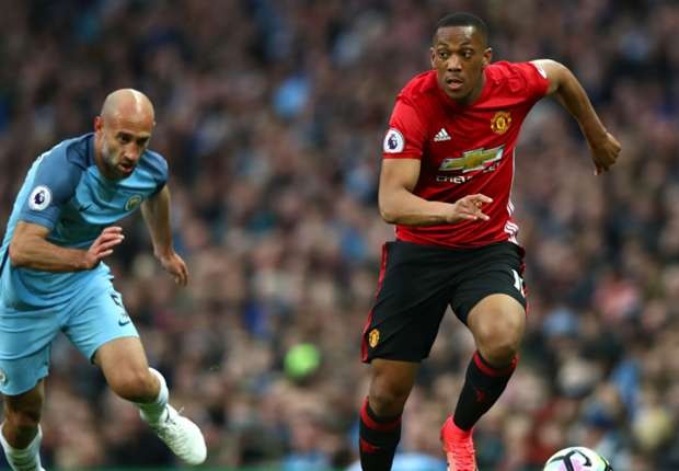 Hòa M.U, Pep Guardiola chê hàng thủ Man City 'toàn ông già' - Bóng Đá