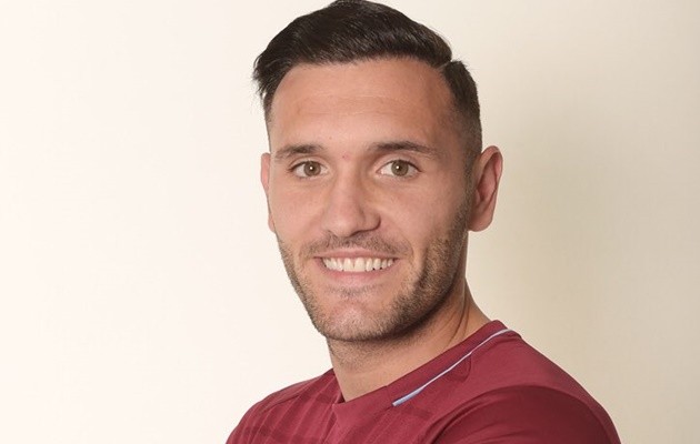 CHÍNH THỨC: Nối gót Jack Wilshere, Lucas Perez cập bến West Ham - Bóng Đá