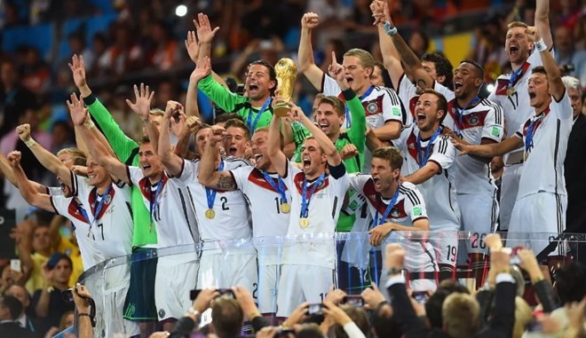 Philipp Lahm: Những dòng tự sự bằng ảnh lưu giữ khoảng khắc đáng nhớ - Bóng Đá
