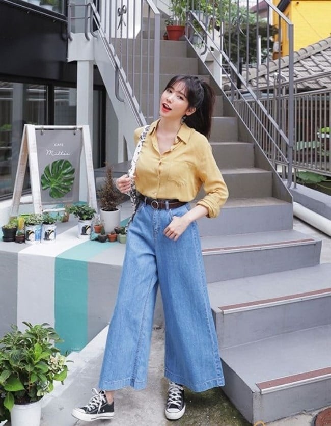 Thiết kế phần ống suông từ hông xuống giúp tạo cảm giác thoáng mát, đặc biệt phù hợp với thời tiết mùa hè.