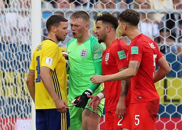 Nhìn Jordan Pickford để thấy Joe Hart ngồi nhà là đúng - Bóng Đá