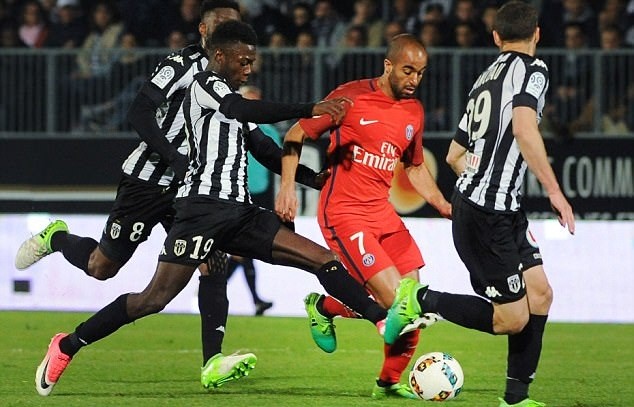 Ảnh sau trận PSG - Bóng Đá