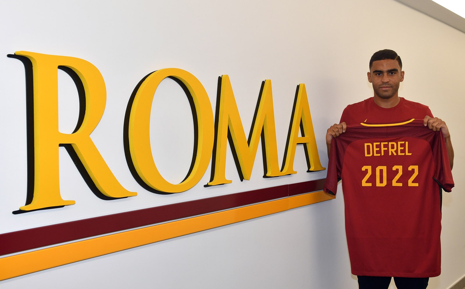 Cầu thủ thứ hai của Sassuolo đặt chân đến Roma - Bóng Đá