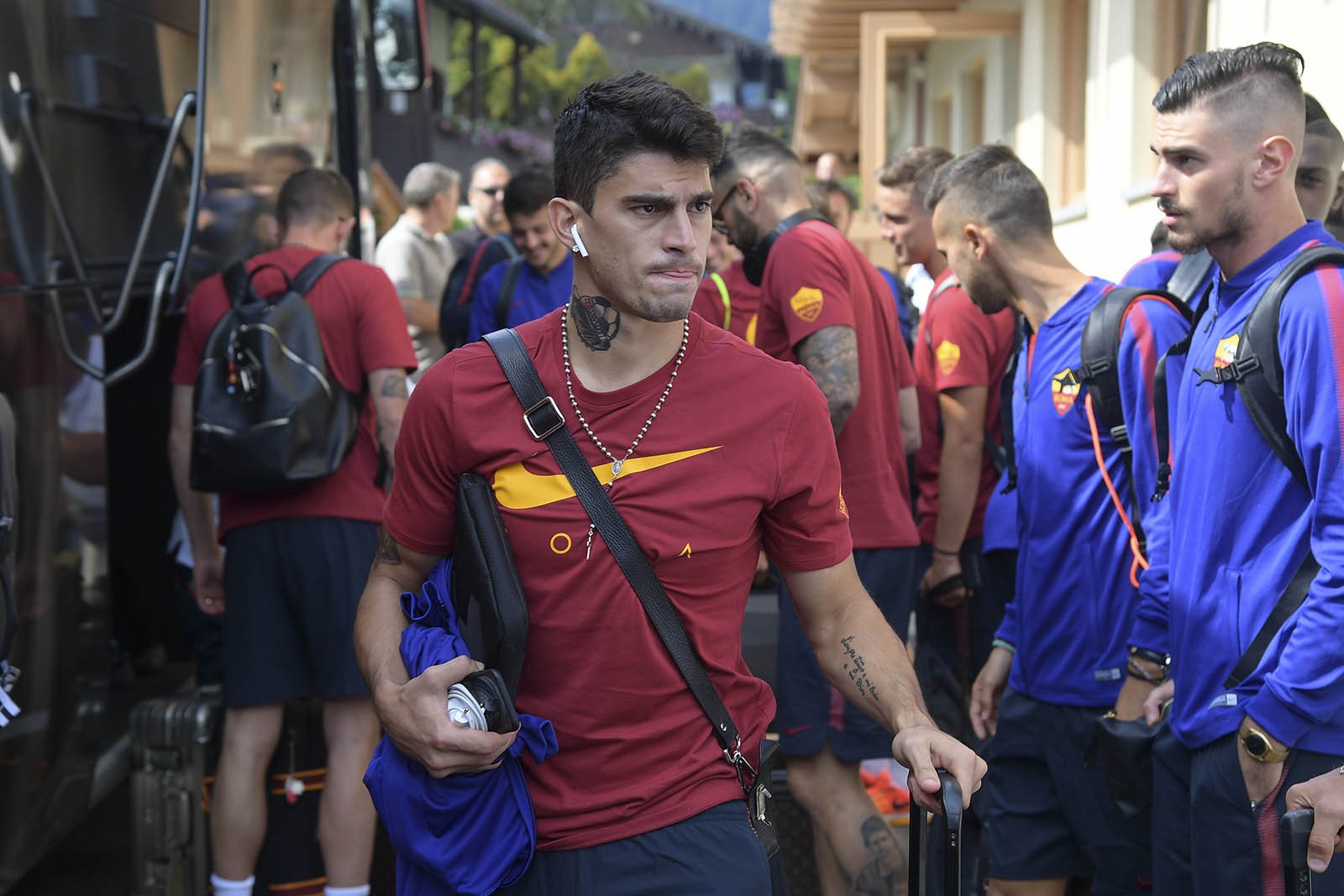 Chán thủ đô, AS Roma kéo nhau lên núi tập luyện - Bóng Đá
