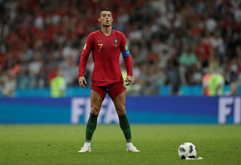 Cristiano Ronaldo đã cứu Bồ Đào Nha như thế nào? - Bóng Đá