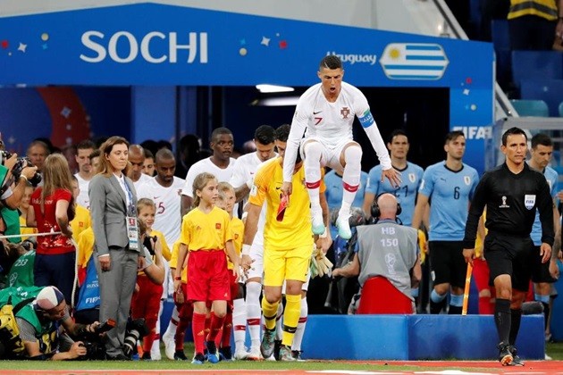 Ronaldo lực bất tòng tâm, chẳng thể 
