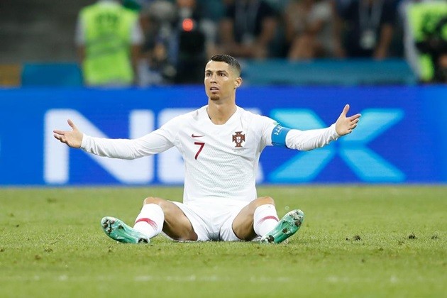 Ronaldo lực bất tòng tâm, chẳng thể 