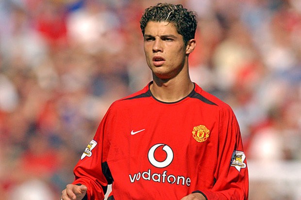 Top 10 hợp đồng làm nên thương hiệu của Man United ở thế kỷ 21 - Bóng Đá