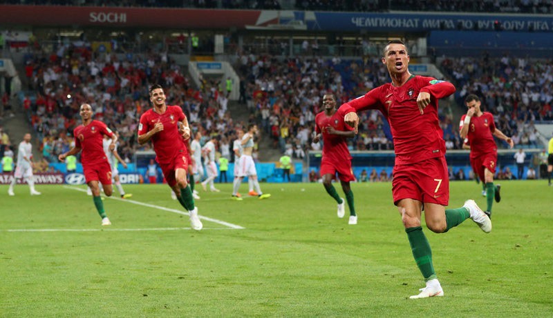 Cristiano Ronaldo: Ta là một, là riêng, là thứ nhất - Bóng Đá