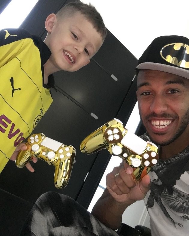 Aubameyang - Không phải nắng nhưng cứ thích chói chang - Bóng Đá