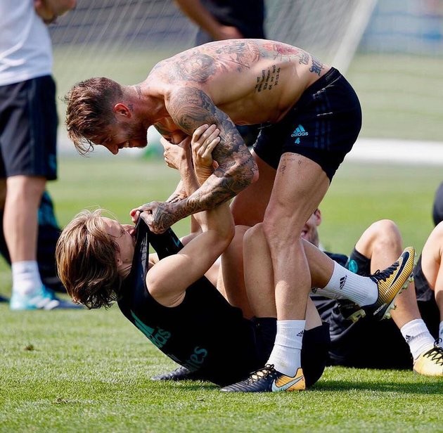 Luka Modric -  'Thánh nhọ' mang tiếng cười cho tập thể - Bóng Đá