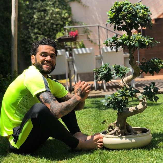 Đứng ngoài World Cup, các 'bô lão' đi đâu làm gì? - Bóng Đá