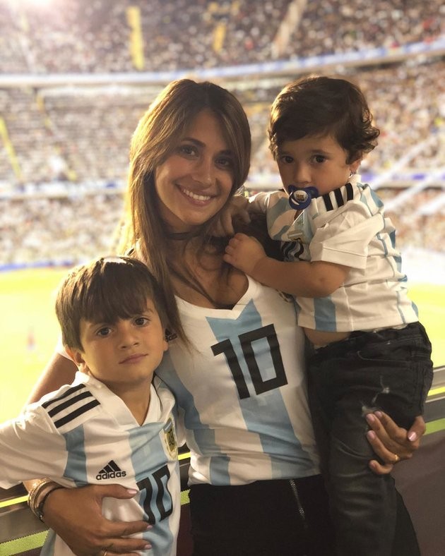Top 5 fan nhí dễ thương nhất World Cup 2018 - Bóng Đá
