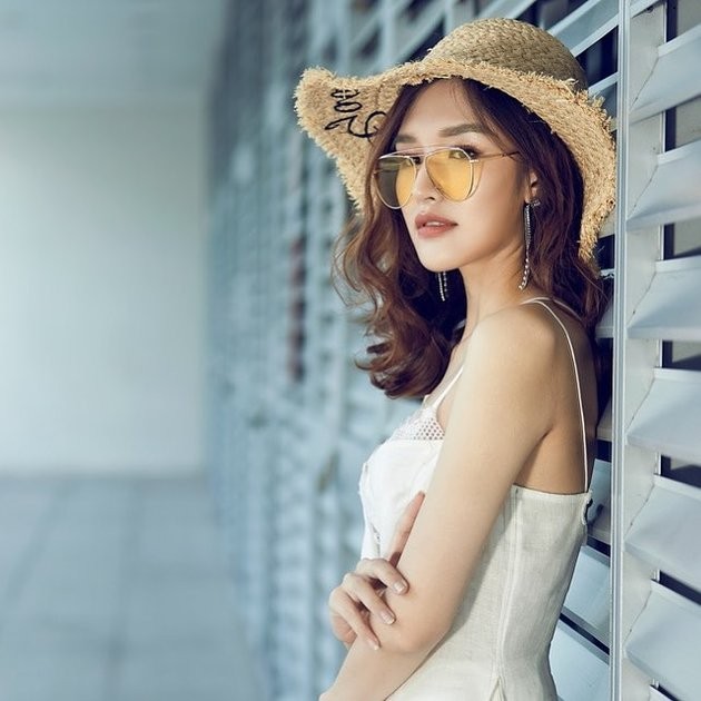 Người mẫu Phương Chi: 'Con gái xem bóng đá làm không khí sôi nổi hơn' - Bóng Đá