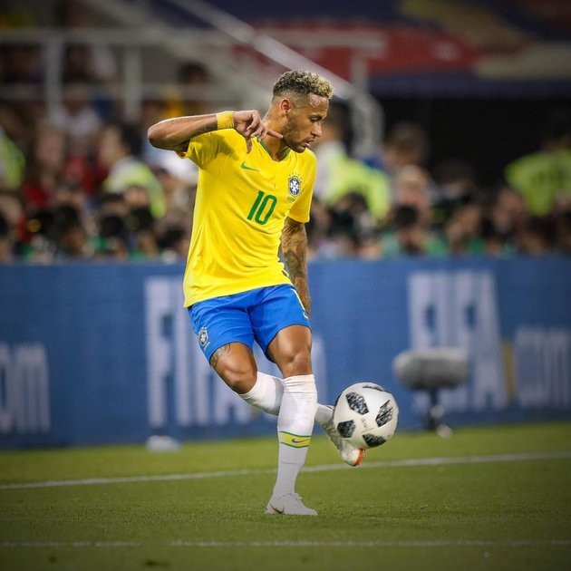 Top 10 kiểu tóc không đụng hàng của Neymar - Bóng Đá
