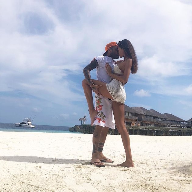 Những khoảnh khắc 'tình bể bình' của sao sân cỏ tại kỳ nghỉ Hè 2018 - Bóng Đá