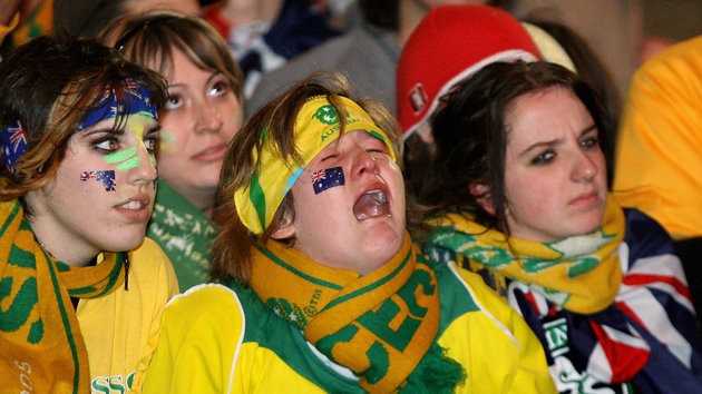Đớn đau với những giọt nước mắt trên khán đài World Cup - Bóng Đá