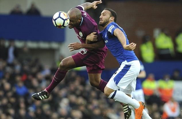 Rooney thẫn thờ nhìn Everton bị Man City hành hạ - Bóng Đá