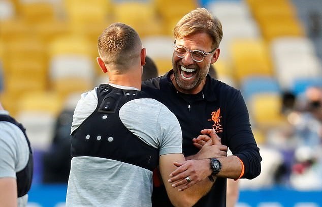 LIVERPOOL TẬP LUYỆN - Bóng Đá