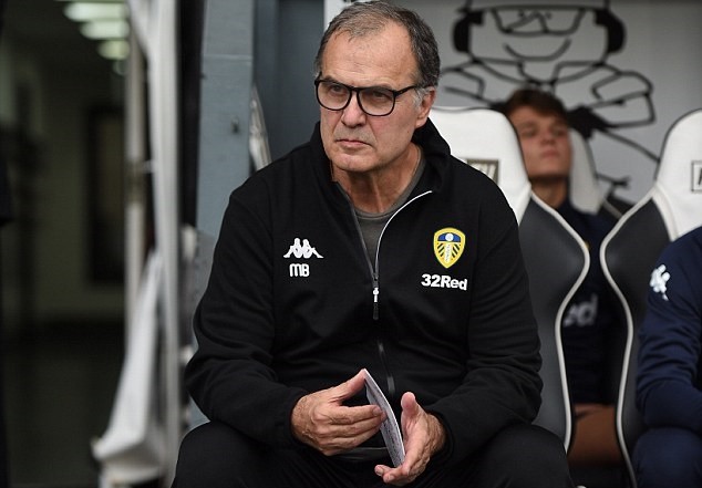 Đội bóng của Lampard thảm bại dưới tay 'phù thủy' Bielsa - Bóng Đá
