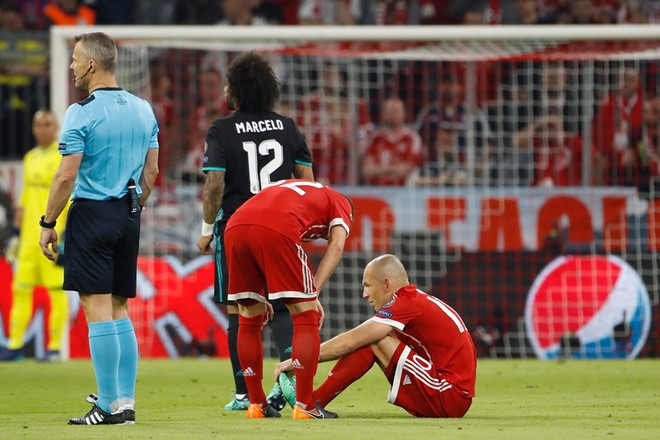 Những điều có thể bỏ lỡ trận Bayern 1-2 Real: De Gea gần Bernabeu thêm chút nữa! - Bóng Đá