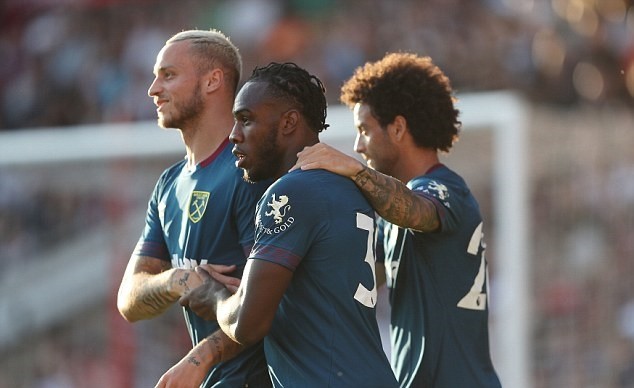 Wilshere gây ấn tượng, West Ham thắng đậm đối thủ - Bóng Đá