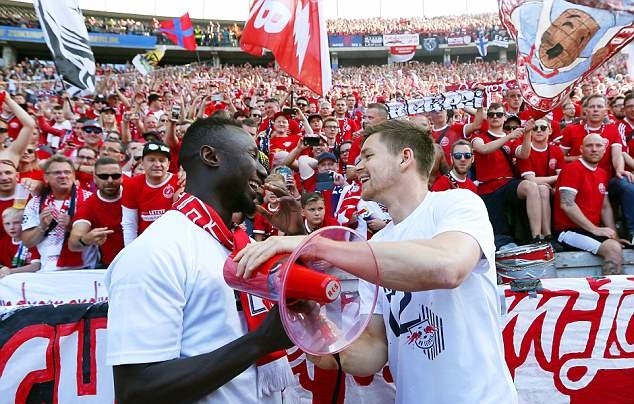 Tới Liverpool, Naby Keita khóc hết nước mắt ngày chia tay RB Leipzig - Bóng Đá