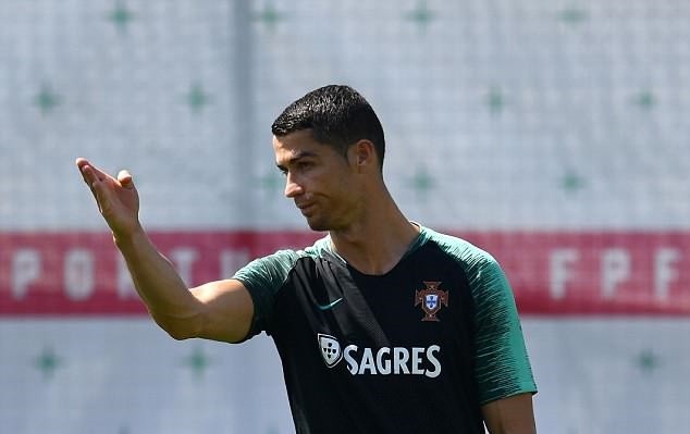 NÓNG: Trang chủ Real Madrid ra thông tinh CHÍNH THỨC vụ Mbappe - Bóng Đá