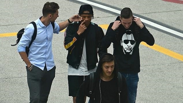 Neymar = 275 triệu + Martial, Man Utd tạo thương vụ khủng nhất mùa Hè - Bóng Đá